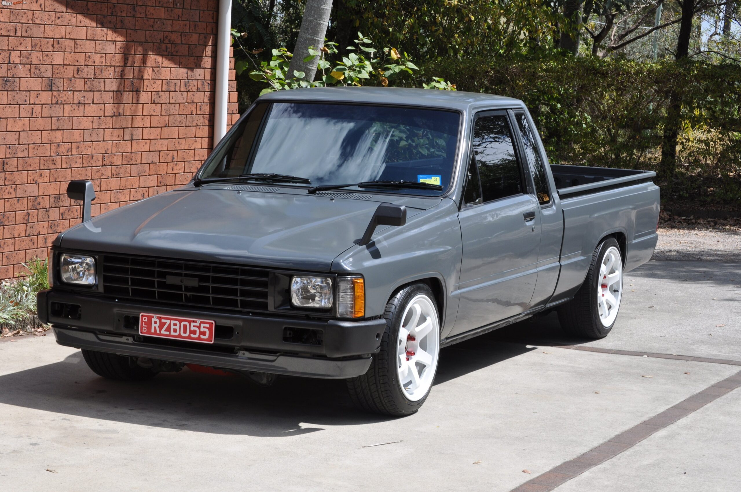 Toyota Hilux 1986 YN57 Ute - Australian Child Restraint Resource Initiative