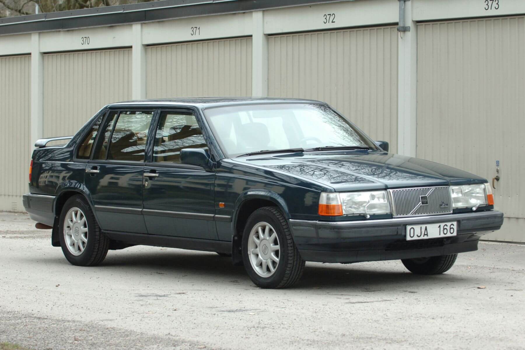 Volvo 960 1991 964 Sedan - Australian Child Restraint Resource Initiative